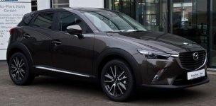 Mazda_CX-3_SKYACTIV-G_120_FWD_Sports-Line_Ã¢â‚¬â€œ_Frontansicht,_16._Juni_2015,_DÃƒÂ¼sseldorf.jpg