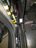06 Kabelführung_auf_Fahrerseite.jpg